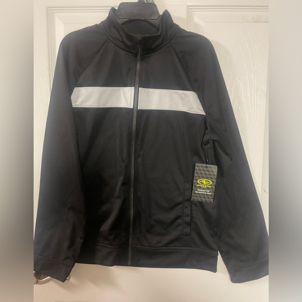 🔴 3/$12 Boy’s Athletic Works Black and Silver Jacket! NWT! Size‎ XL